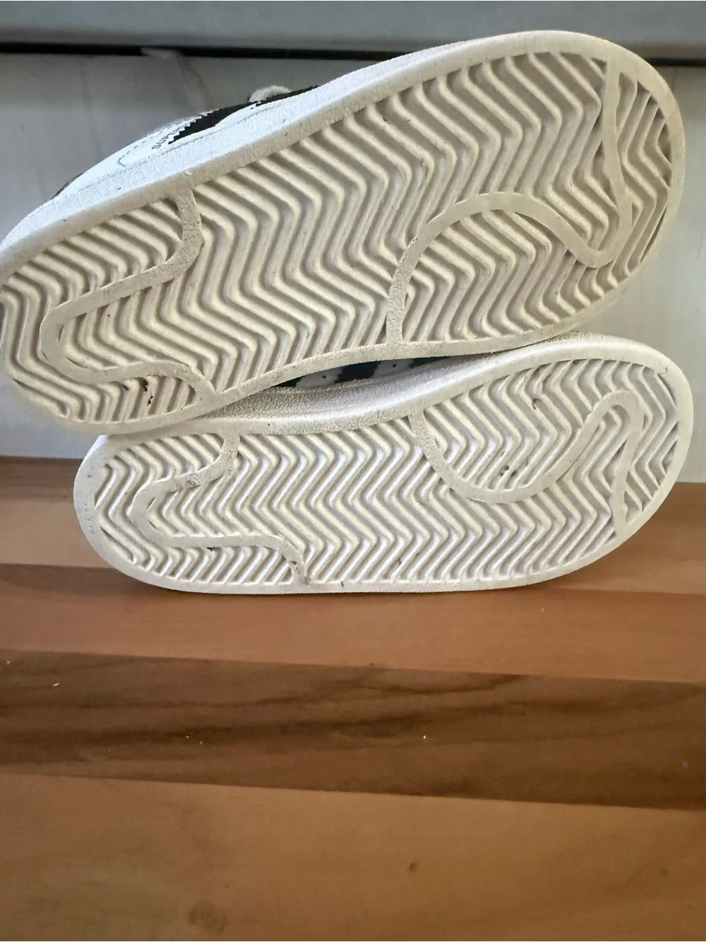 Kids White & Black Superstar Sneaker - Classic Shell Toe size 10